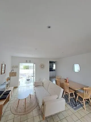 Maison De A 500m De La *
