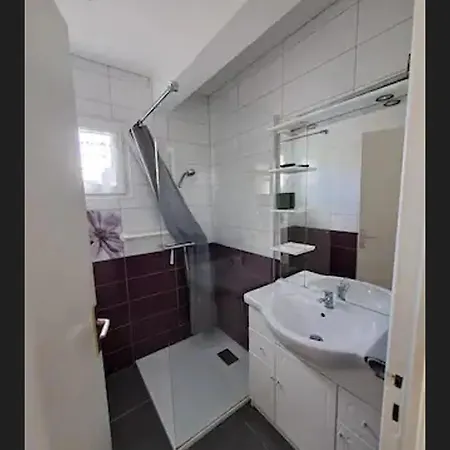 בית נופש Maison De A 500m De La